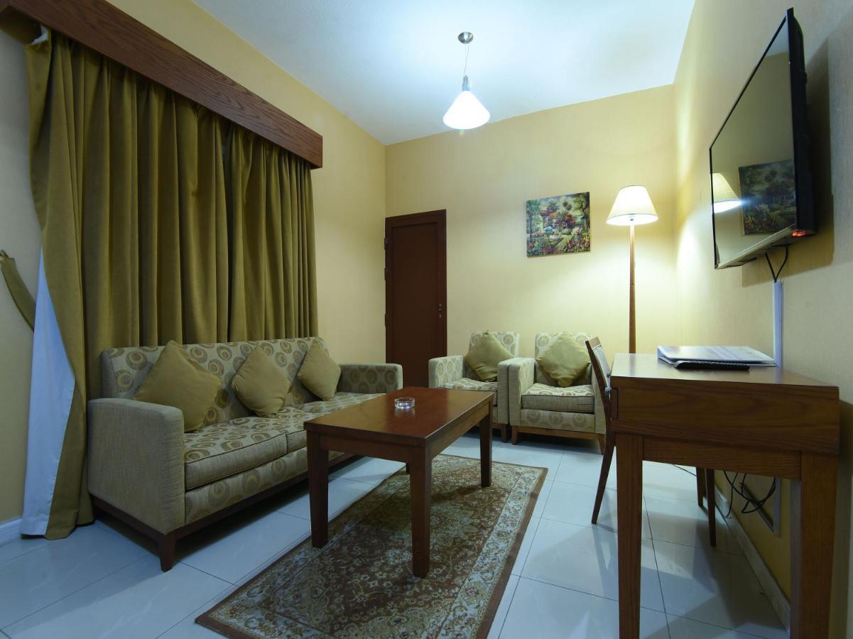 Oyo 274 California Suites Φουτζάυρα Εξωτερικό φωτογραφία