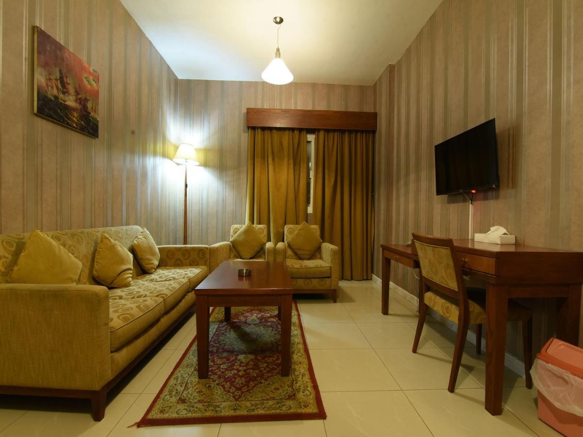 Oyo 274 California Suites Φουτζάυρα Εξωτερικό φωτογραφία